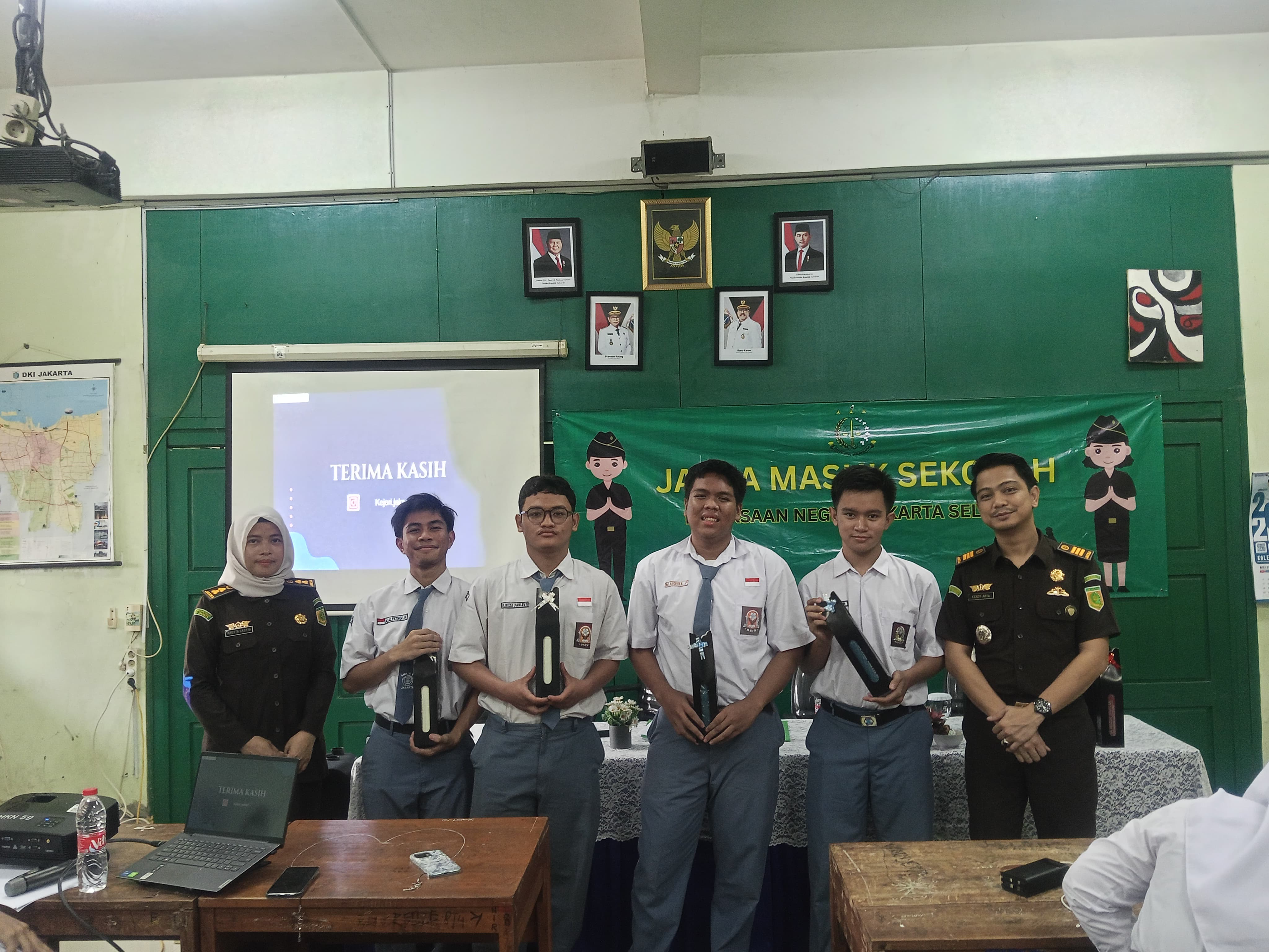 Gedung Sekolah SMK 2 NEGERI SURABAYA