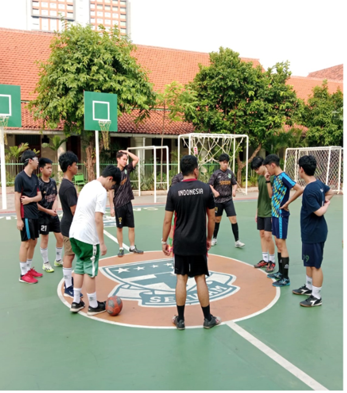 Lingkungan Sekolah SMK 2 NEGERI SURABAYA